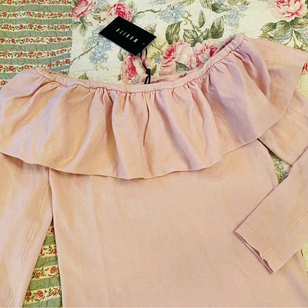 Off shoulder Ruffle Sweater NEW Small - Picture 4 of 5